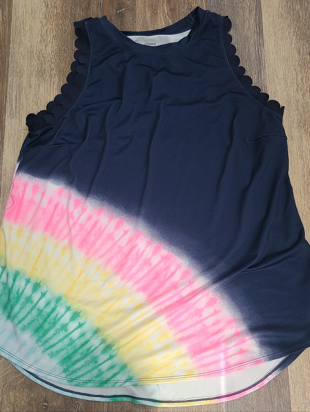 Crown & Ivy Scalloped Tyedye Top Women's Size Large